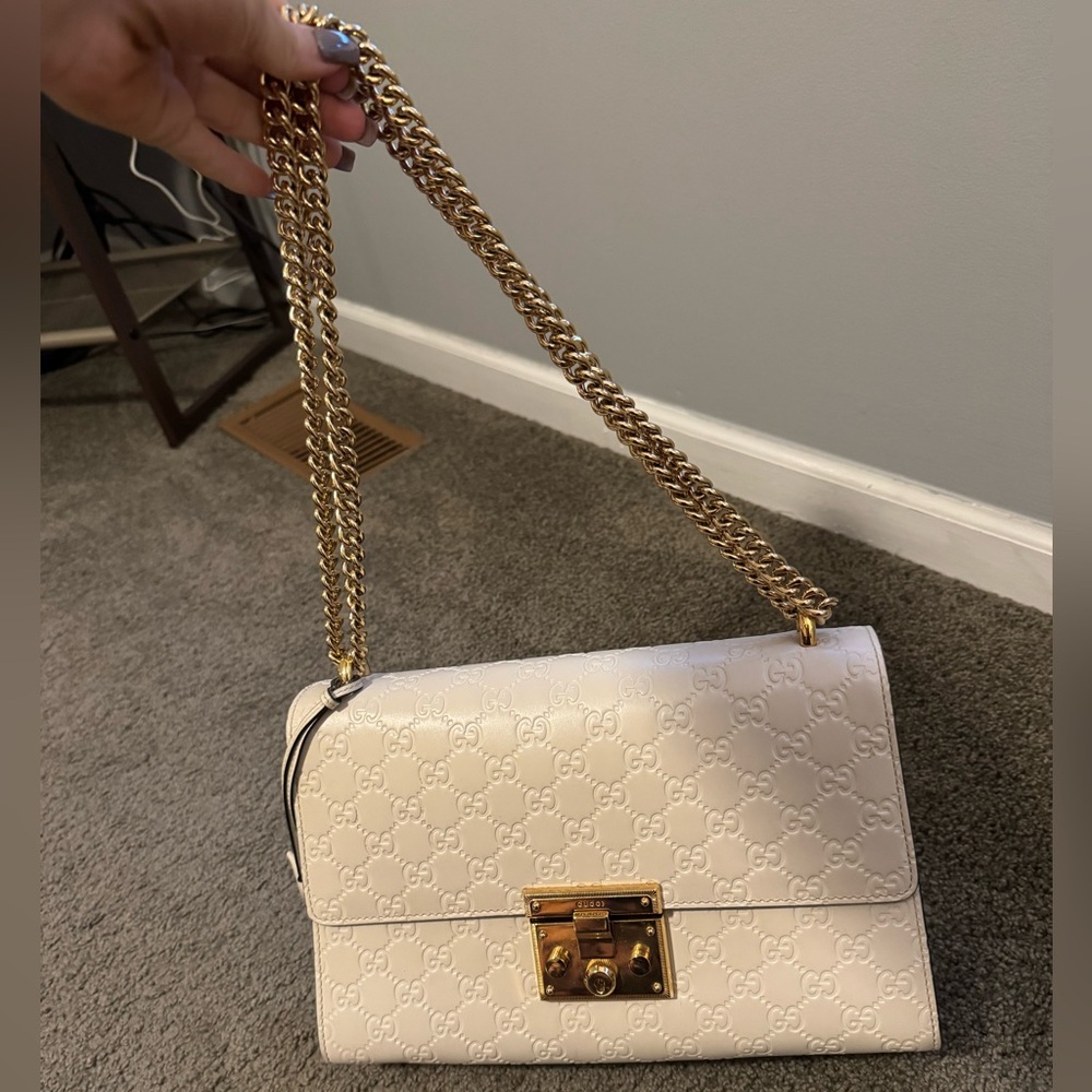 White Guccissima Padlock Shoulder Bag